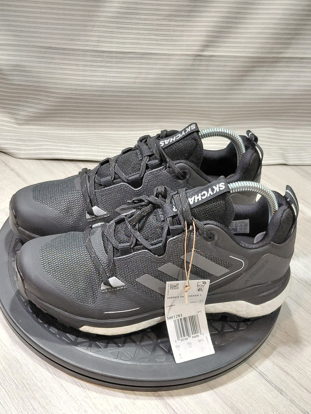 NWT Adidas Womens Skychaser 2.0 Black High Performance Hiking Trail Shoes SZ 7